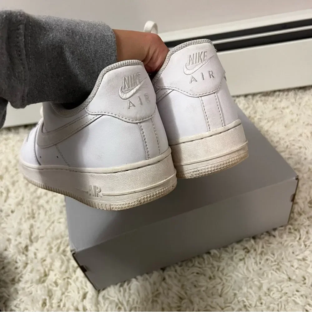 Men’s Nike Air Force 1 Sneakers - Picture 5 of 8
